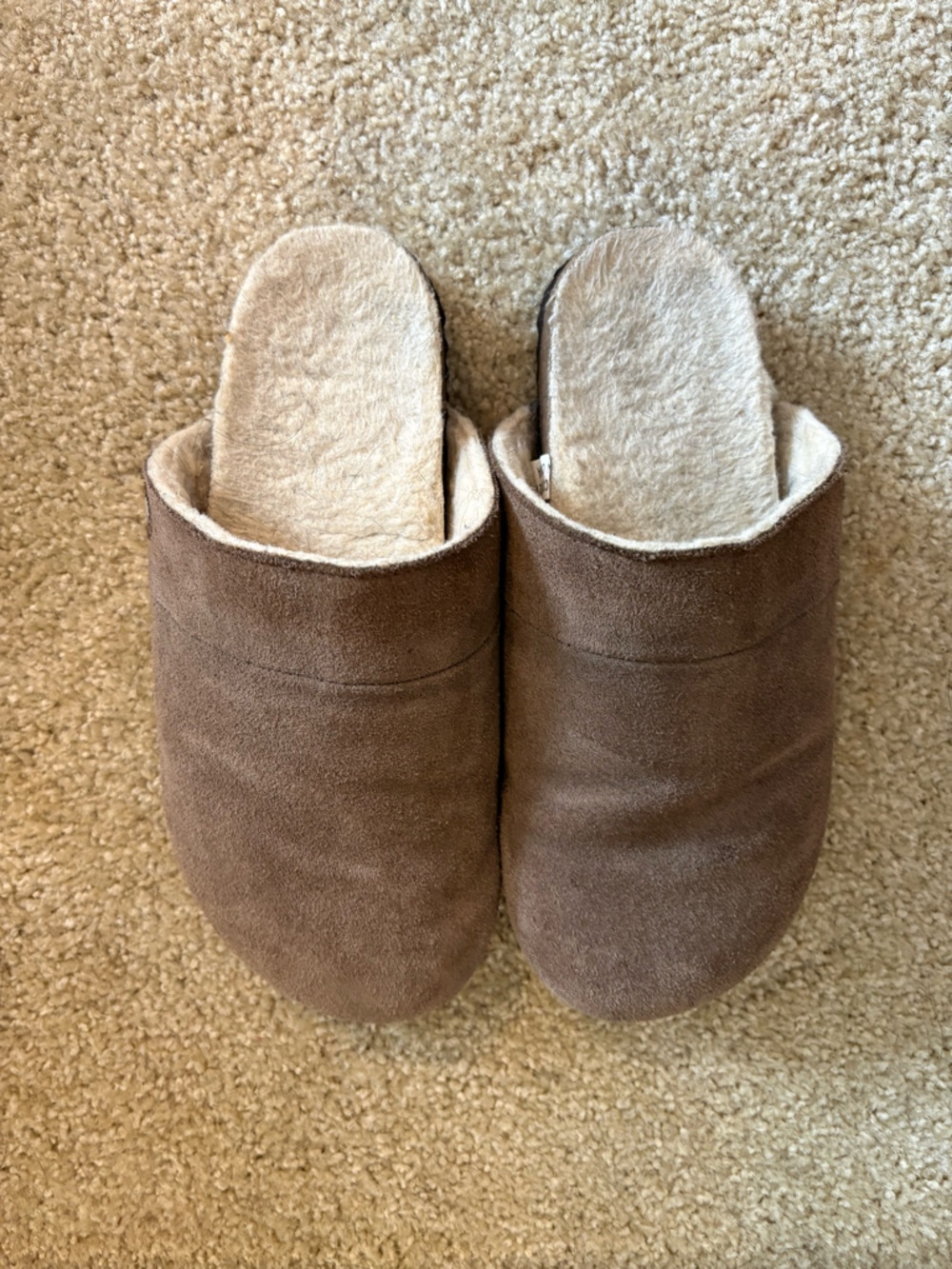 BEARPAW Stevie Slip Ons- Suede with Cream Sherpa Lining.